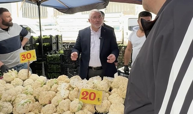Belediye başkanından tezgahın önüyle arka kısmına farklı kalitede ürün koyan esnafa sert tepki