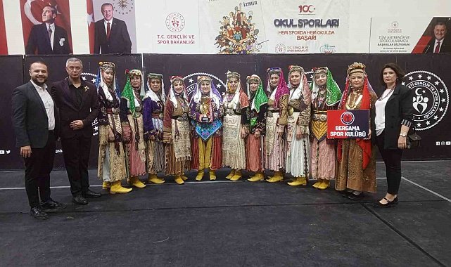 Bergama Spor Kulübü Halk Oyunları ekibi İzmir şampiyonu