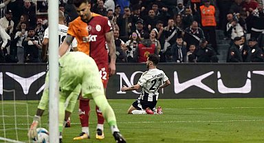 Beşiktaş'ın, Galatasaray'a karşı evindeki üstünlüğü devam etti