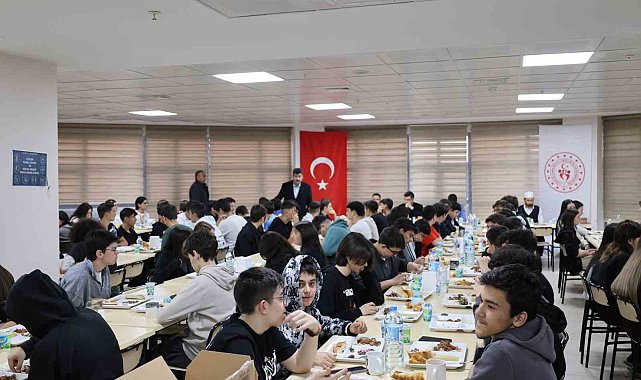 Beylikova'da öğrencilerle iftar programında buluşuldu