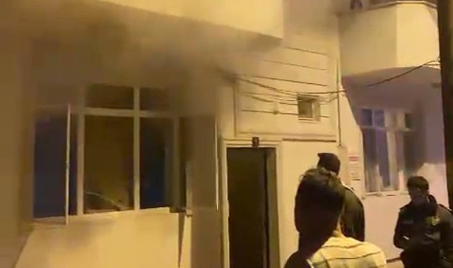 Biga'da yanan ev hasar aldı