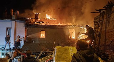 Bilecik Pazaryeri Karaköy'deki yangına 14 dakikada müdahale!