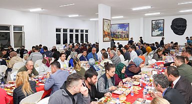 Bilecik Valisi Aygöl, seramik işçileriyle oruç açtı