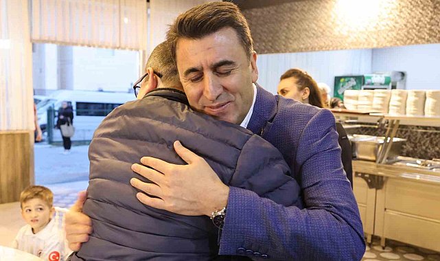 Bilecik Valisi Şefik Aygöl, iftarda huzurevi sakinleri ve çocuklarla buluştu
