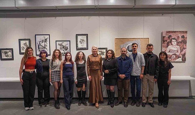 Bilecik'te 'Yüzey Gerilimi' adlı karma sergiye büyük ilgi