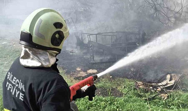 Bilecik'te boş bir arazide çıkan yangın büyümeden söndürüldü