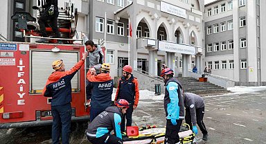 Bingöl'de öğrencilere deprem ve yangın tatbikatı