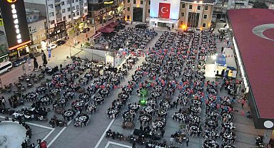 Binlerce kişi, aynı sofra etrafında buluştu