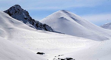 Bölgede çığ tehlikesi sürüyor