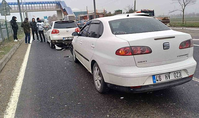 Bolu'da D-100'de 3 araçlı zincirleme kaza
