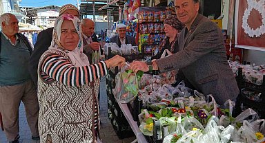 Bozdoğan'da kadınlar unutulmadı, rengarenk çiçekler takdim edildi