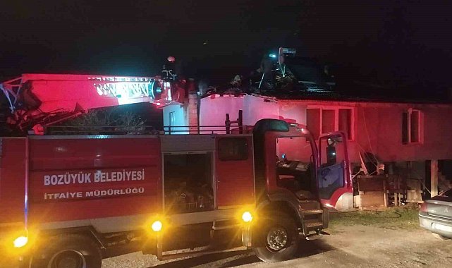 Bozüyük'te çatı yangını
