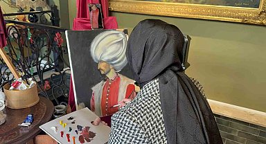 Bulaşık yıkarken keşfedilen yeteneğin sergisi büyük ilgi gördü