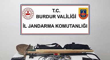 Burdur'da kaçakçılık ve uyuşturucu operasyonlarında 3 tutuklama