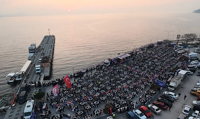 Bursa Büyükşehir'den Gemlik'te 3000 kişilik iftar sofrası