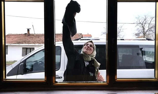 Bursa İnegöl Belediyesi'nden yaşlılara bayram temizliği