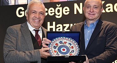 Bursa Nilüfer'de Alphan Manas ile "Geleceğe Ne Kadar Hazırız?"