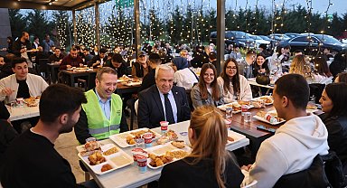 Bursa Nilüfer'de Başkan Özdemir gençlerle buluştu