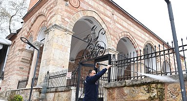 Bursa Osmangazi'de camiler bayrama hazır