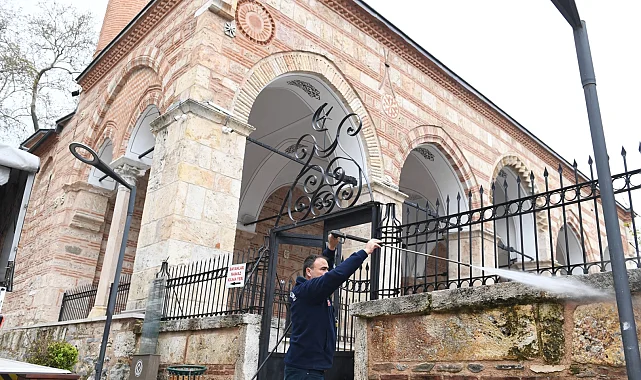 Bursa Osmangazi'de camiler bayrama hazır