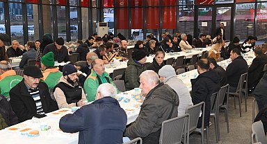 Bursa Osmangazi'de Ramazan bereketi: İhtiyaç sahibi ailelere 30 bin gıda paketi dağıtılacak!