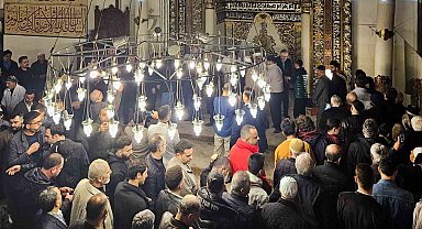 Bursa Valisi Ayyıldız, görev yapan ekiplerle bayramlaştı