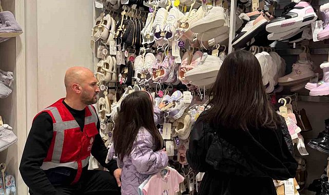 Bursa'da 776 öksüz ve yetim çocuğa bayram sevinci