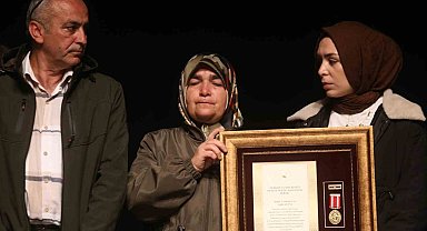 Bursa'da gazi ve şehit yakınlarına iftihar madalyaları verildi