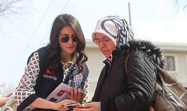 Bursa'da kadına şiddetle mücadelede kadın polisler kolları sıvadı