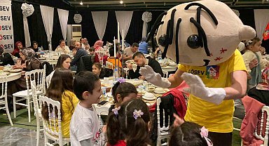 Bursa'da lösemili çocuklar ve aileleri iftar yemeğinde bir araya geldi