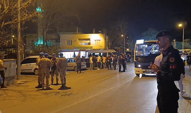 Bursa'da yol verme kavgasına mahalleli karıştı, ortalık savaş alanına döndü