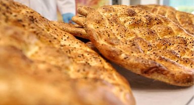Bursa'da 450 gramlık BESAŞ ramazan pidesi 20 TL