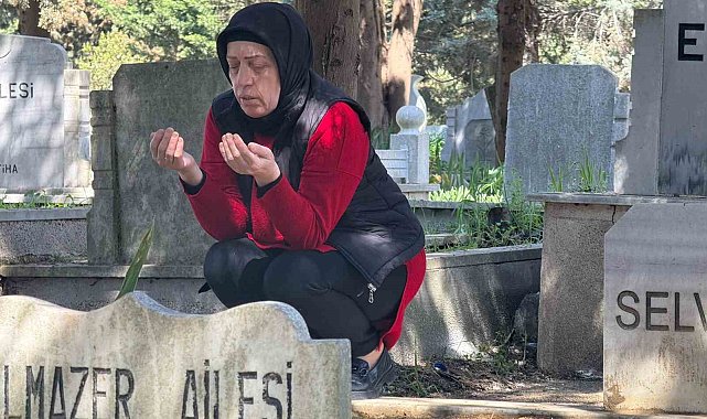 Büyükçekmece'de bayram öncesinde vatandaşlardan mezarlık ziyareti