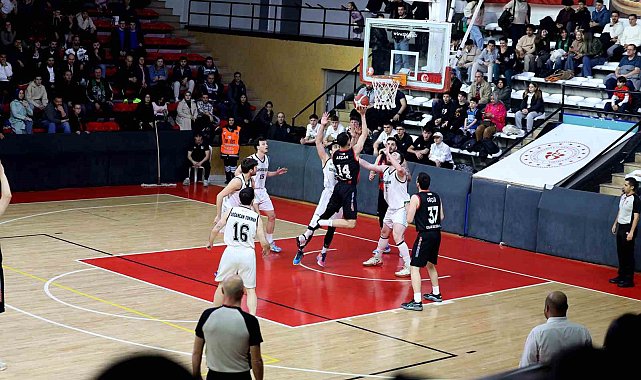 Büyükşehir basketbol serinin son karşılaşmasına Uşak'ta çıkacak