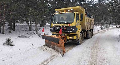 Büyükşehir ekiplerinin karla mücadele çalışmaları