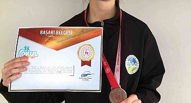 Büyükşehir karatecisi Sakarya'yı gururlandırdı