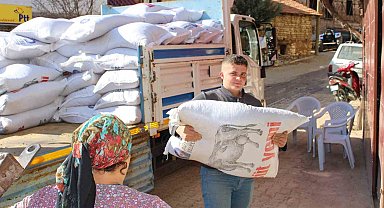 Büyükşehir'den üreticilere süt yem desteği