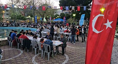 Büyükşehirin Nazilli'deki son iftar sofrası da doldu taştı