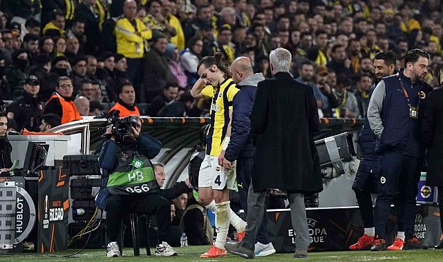 Çağlar Söyüncü maça devam edemedi