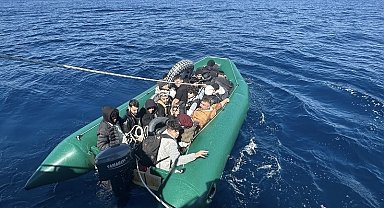 Çanakkale açıklarında 24 kaçak göçmen yakalandı