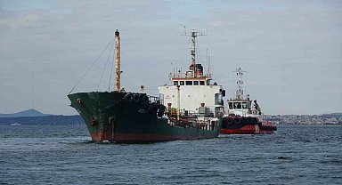 Çanakkale Boğazı'nda karaya oturan tanker kurtarıldı