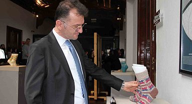 Çanakkale Savaşı ruhunu yaşatan geleneksel çoraplar vatandaşların beğenisine sunuldu