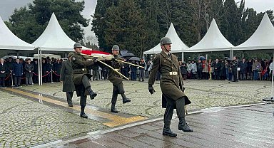 Çanakkale şehitleri Edirnekapı Şehitliği'nde törenle anıldı