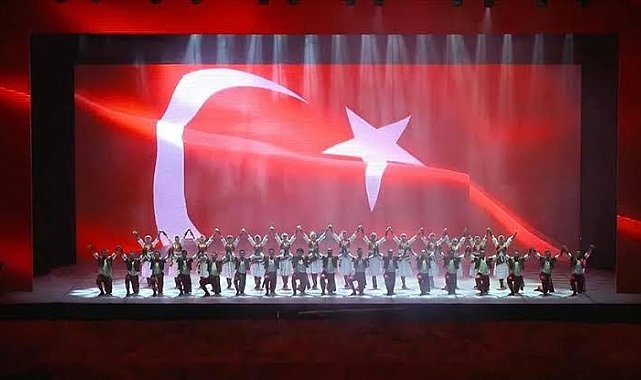 Çanakkale Zaferi'nin 110. yılında, "1915 - Bir Hilal Uğruna" sanatseverlerle buluşacak