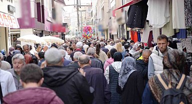 Çarşı-pazarda bayram şenliği