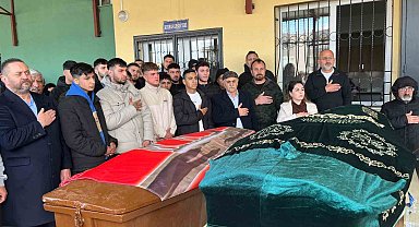 Çatıdan düşerek hayatını kaybeden baba-oğul son yolculuğuna uğurlandı