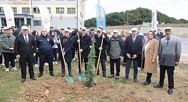 Çayırova'da fidanlar toprakla buluştu
