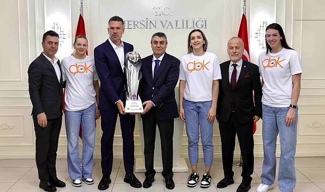 ÇBK Mersin, kupa sevincini Vali Toros ile paylaştı