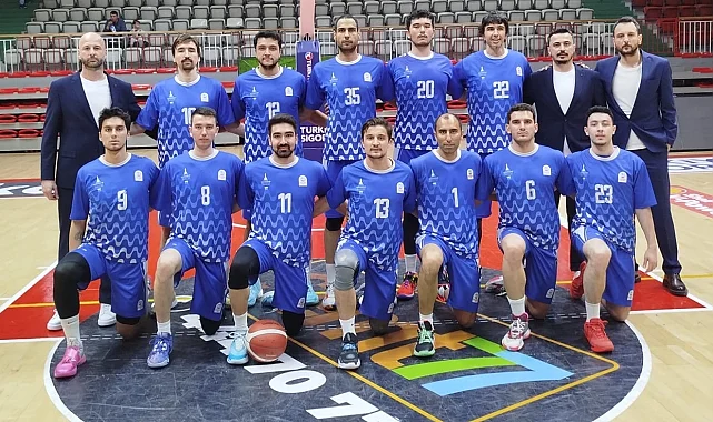 Celal Atik Spor Salonu'nda parke ısınıyor