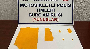 Cep telefonu kılıfından kağıda emdirilmiş uyuşturucu çıktı